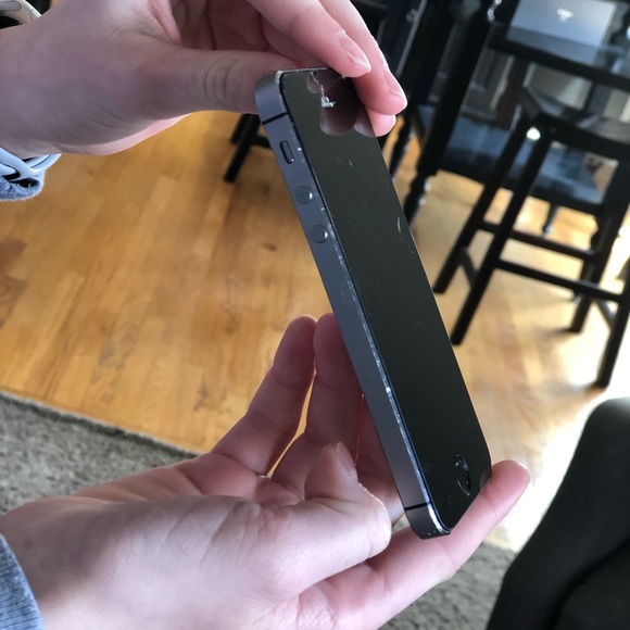 brand new iphone XS - Picture 3 of 3